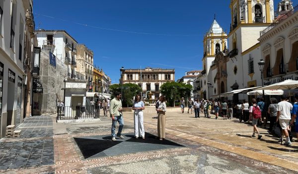 La alcaldesa de Ronda, María de la Paz Fernández, ha visitado la zona junto con la concejal de Obras, Concha Muñoz