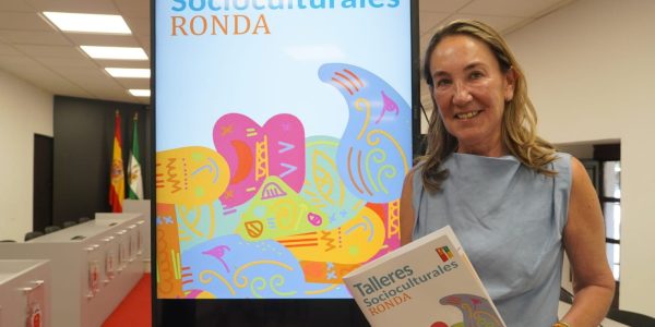 Alicia López en rueda de prensa