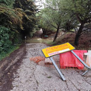 Estado actual de uno de los accesos al camino de Navares y Tejares