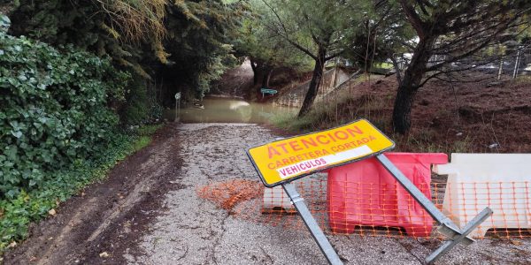 Estado actual de uno de los accesos al camino de Navares y Tejares