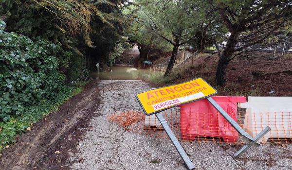 Estado actual de uno de los accesos al camino de Navares y Tejares