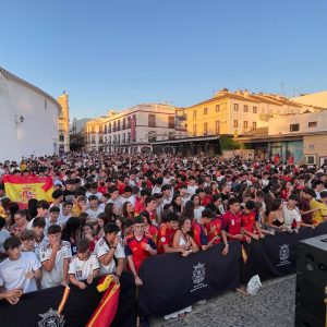 Partido España- Bélgica, en la plaza Teniente Arce
