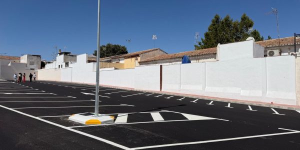 Aparcamiento gratuito en la barriada de la UVA