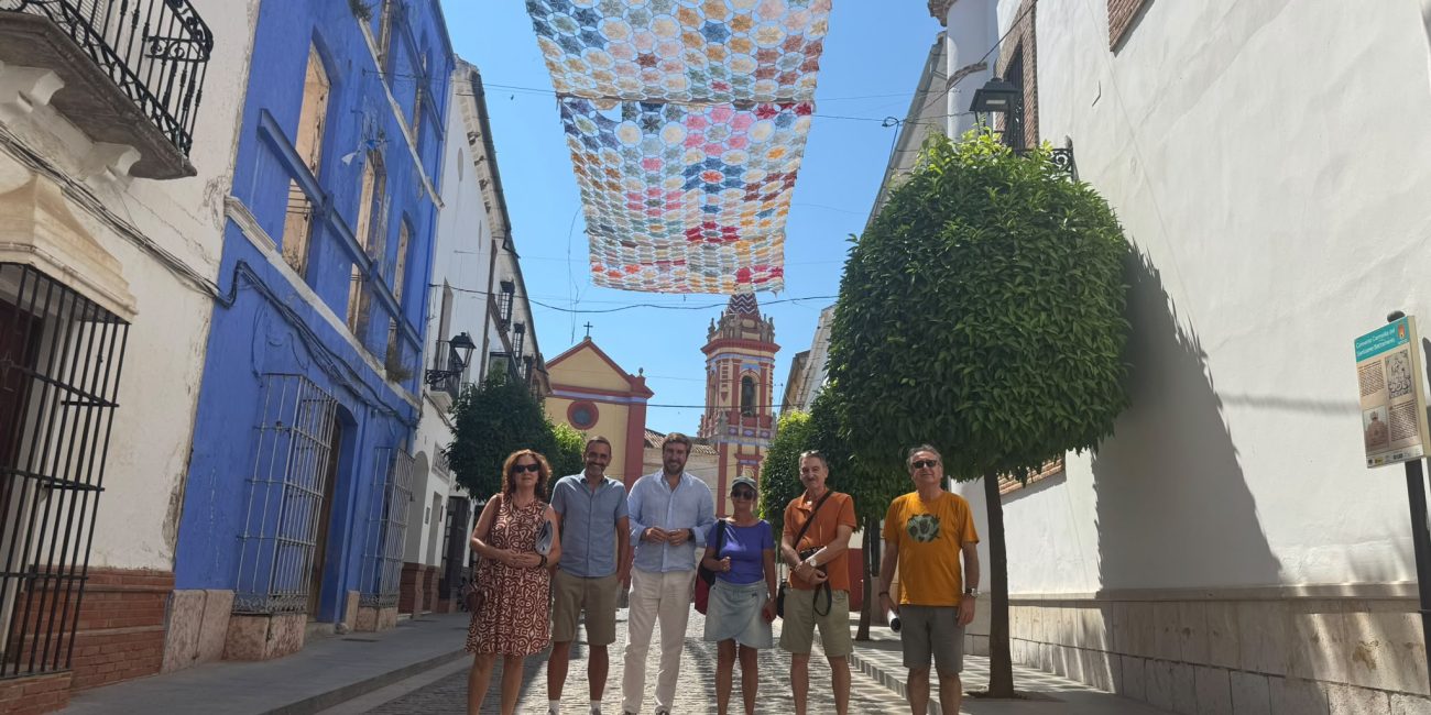 Miembros del grupo de paisaje de la AGE, junto al alcalde de Cañete la Real, Andrés Morón