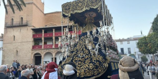Uno de los grandes estrenos ha sido el paso de horquilleros a costaleros en la Hermandad del Ecce-Homo.