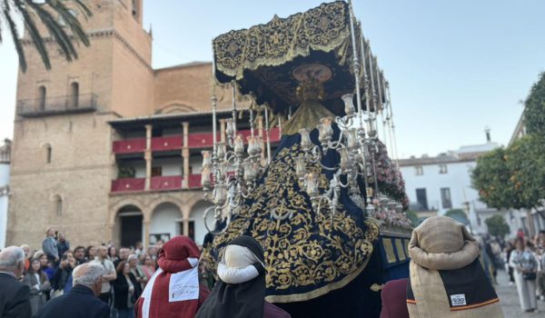 Uno de los grandes estrenos ha sido el paso de horquilleros a costaleros en la Hermandad del Ecce-Homo.