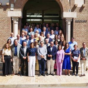 Foto de familia de la presentación de los cursos en Málaga