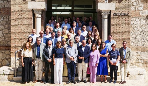 Foto de familia de la presentación de los cursos en Málaga