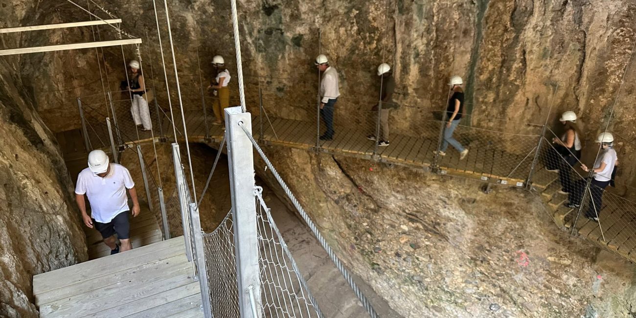 La pasarela recorre la garganta del Tajo