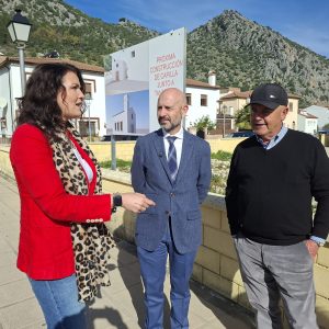 El subdelegado del Gobierno en Málaga, Javier Salas, en su visita a Benaoján