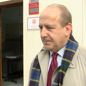 Caballero-Bonald frente a la delegación en Ronda del Ilustre Colegio de Abogados de Málaga