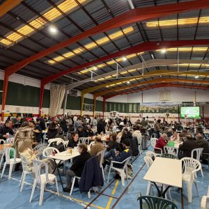 El polideportivo El Fuerte se ha convertido en un lugar de encuentro para los vecinos