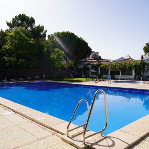 Instalaciones de la piscina del municipio de Benarrabá