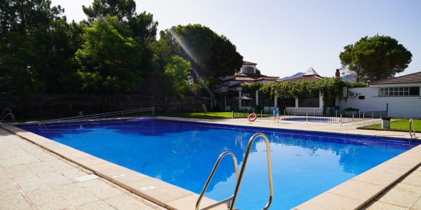 Instalaciones de la piscina del municipio de Benarrabá
