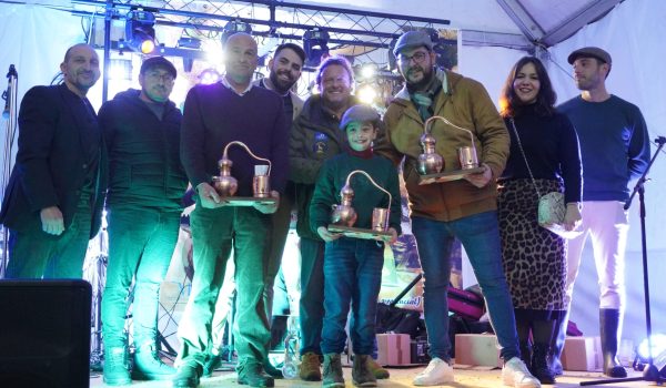 Esta fiesta es una apuesta de Jubrique por mantener vivas sus tradiciones, ya que
con esta celebración se pone en valor y se da a conocer esta bebida, que desde hace siglos se
viene elaborando de manera artesanal en el pueblo.