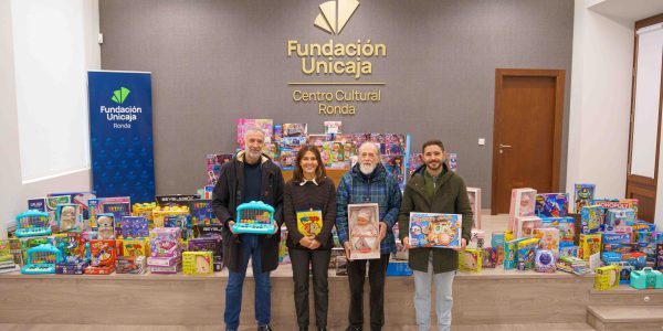La asamblea local de Cruz Roja, el Buen Samaritano y la Santa Cruz de Nuestro Señor Jesucristo Resucitado de Ronda han sido los encargados de realizar esta entrega