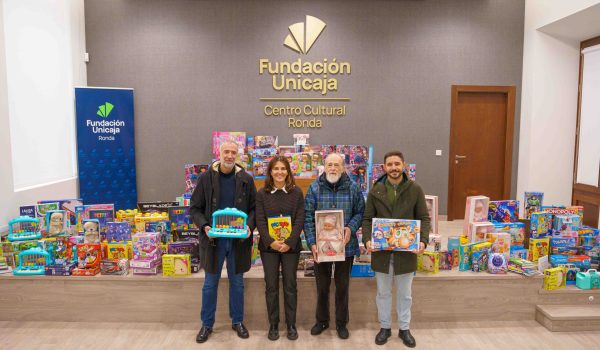 La asamblea local de Cruz Roja, el Buen Samaritano y la Santa Cruz de Nuestro Señor Jesucristo Resucitado de Ronda han sido los encargados de realizar esta entrega