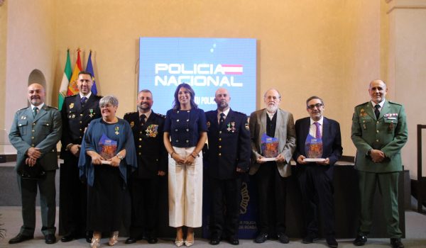 Foto de familia en el acto