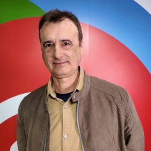 Gude en los estudios de Canal Charry TV