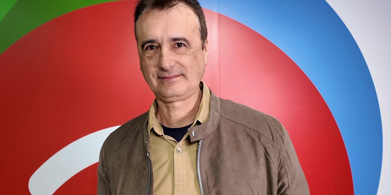 Gude en los estudios de Canal Charry TV