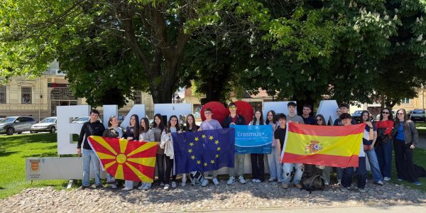 Imagen de los alumnos en Bitola, Macedonia del Norte