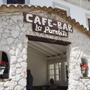 El restaurante se encuentra en el Partido Rural La Parchite - Carretera Variante de Arriate