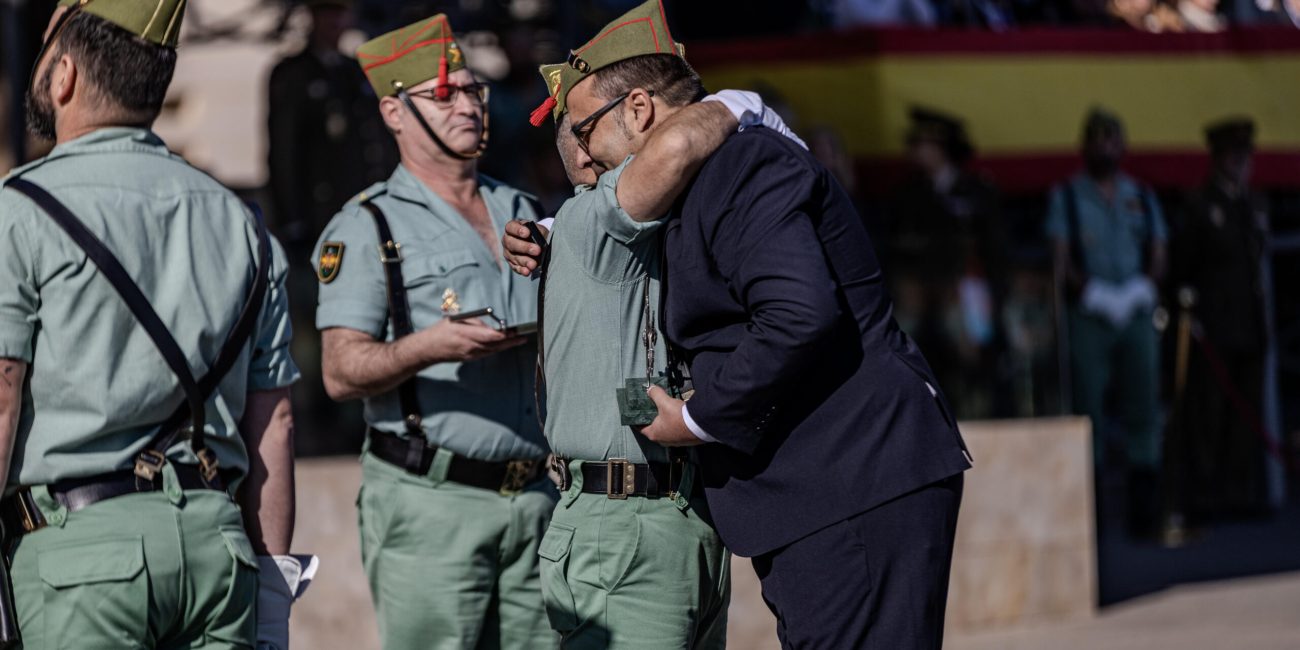 El reconocimiento fue entregado por el general Agustín Carreras, jefe de la Brigada de La Legión. Foto: José Manuel Dueñas (DECET)