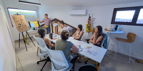 El Ayuntamiento cuenta con un espacio de co-working en el Punto Vuela Guadalinfo | Serranía Comunicación