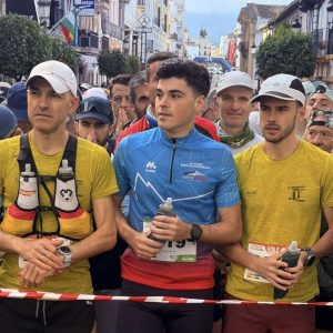 De izquierda a derecha, Pedro Porras y sus hijos Raúl y Pedro.