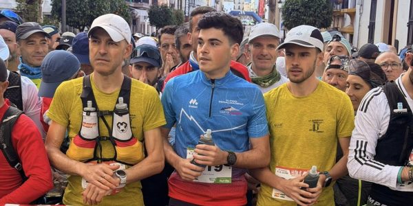 De izquierda a derecha, Pedro Porras y sus hijos Raúl y Pedro.