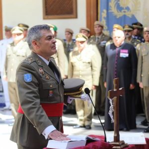 El teniente general Armada, jurando su cargo como Jefe del Estado Mayor del MCANA en septiembre de 2024 en Santa Cruz de Tenerife