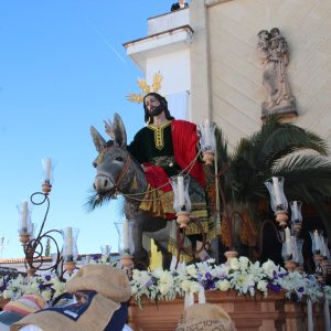 Uno de los aspectos más destacados de la jornada han sido los estrenos presentados, entre los que sobresale el nuevo paso procesional para el Señor