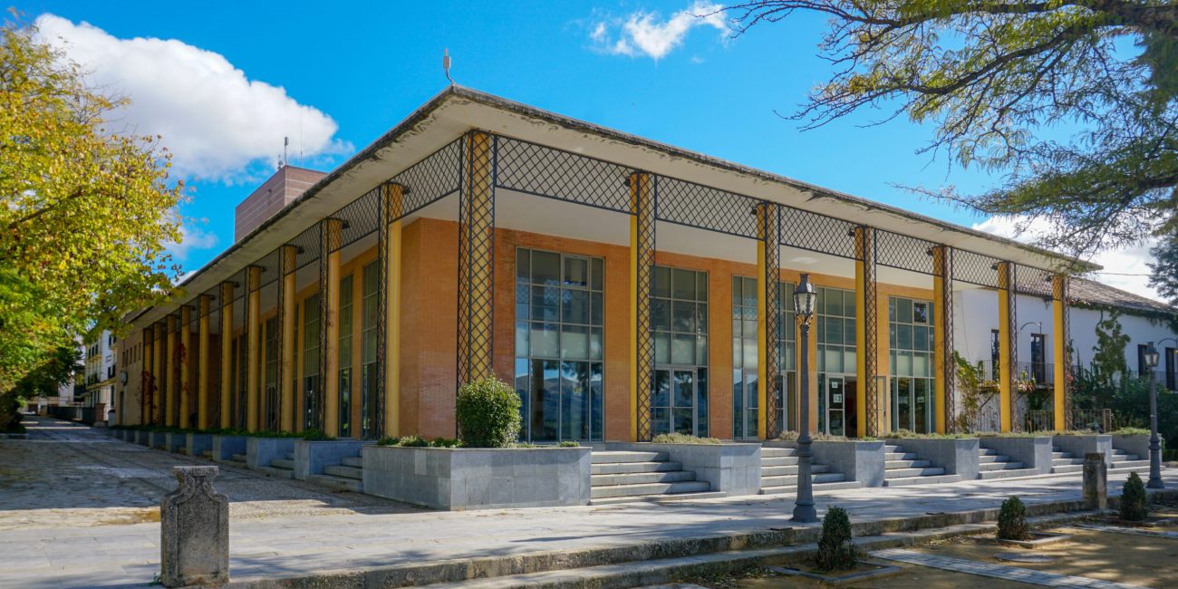 Imagen del Teatro Municipal Vicente Espinel, ubicado en la Alameda del Tajo