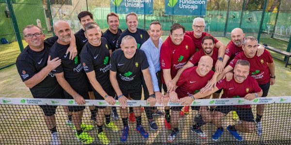 Manuel Dorado, junto a miembros de Twenty Pádel | Fundación Unicaja