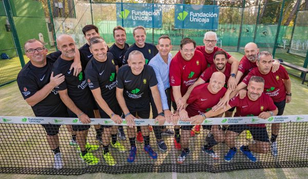 Manuel Dorado, junto a miembros de Twenty Pádel | Fundación Unicaja