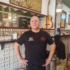 El propietario de este negocio hostelero comenzó a trabajar en el sector con 16 años. El propietario de este negocio hostelero comenzó a trabajar en el sector con 16 años.