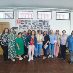 Se reúnen los miércoles en el antiguo colegio de esta pedanía rondeña.