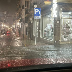 La AEMET ha activado este aviso hasta la medianoche.