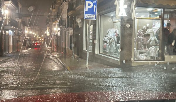 La AEMET ha activado este aviso hasta la medianoche.