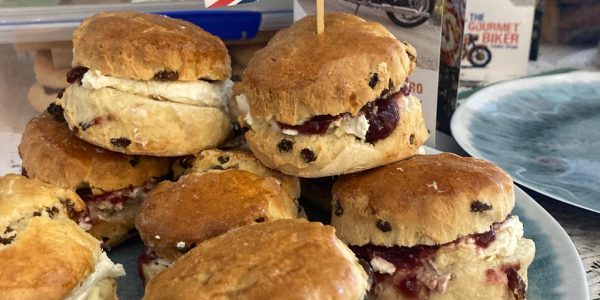 Los asistentes pudieron degustar tapas y postres de diversos países. Los asistentes pudieron degustar tapas y postres de diversos países.