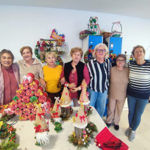 Varias socias en la sede del colectivo.