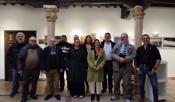 Foto de familia durante la inauguración