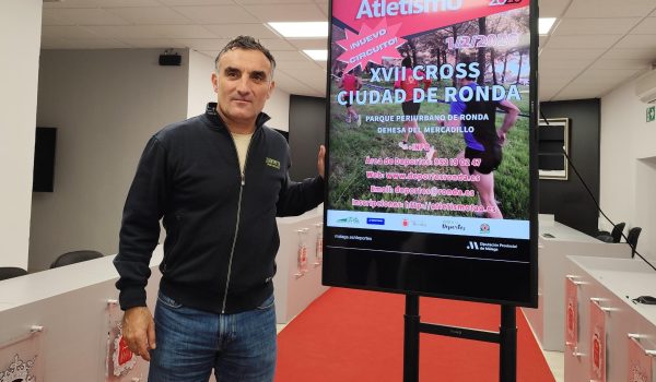 El delegado de Deportes, Bernardo Crespo, en rueda de prensa