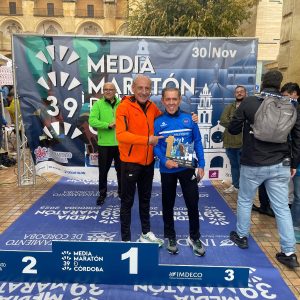Hablamos con José León tras su regreso a la competición oficial con la primera posición en la Media Maratón de Córdoba tras varios años apartado de las pruebas oficiales.