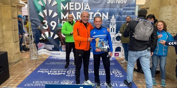 Hablamos con José León tras su regreso a la competición oficial con la primera posición en la Media Maratón de Córdoba tras varios años apartado de las pruebas oficiales.