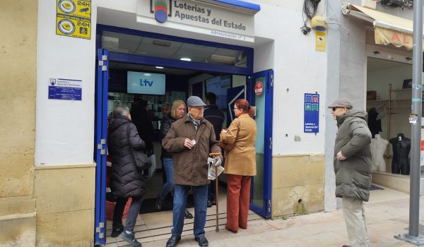 Los compradores apuran para conseguir algún décimo antes del Sorteo