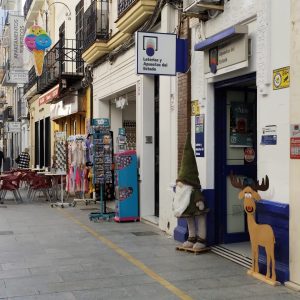 La cofradía ha adquirido sus décimos en la administración de loterías número 3, El Trébol de la Suerte