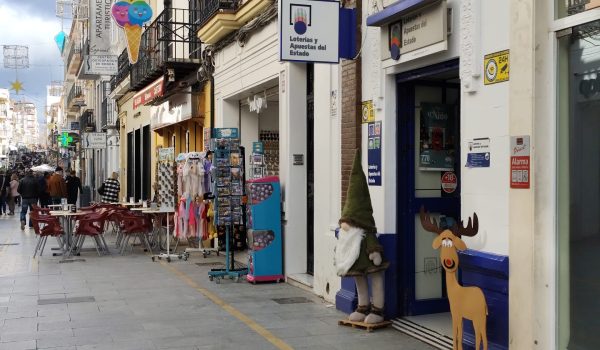 La cofradía ha adquirido sus décimos en la administración de loterías número 3, El Trébol de la Suerte