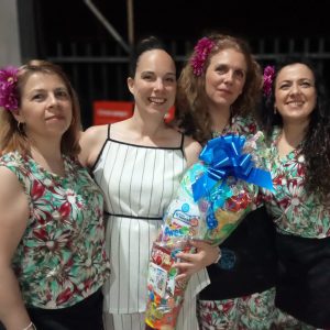 Toñi, María José y Ana junto a la directora del colegio benaojano.