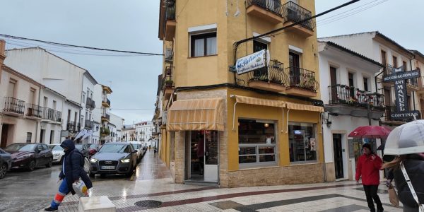 Siempre ha estado en esta esquina de Carrera Espinel, en el número 111.